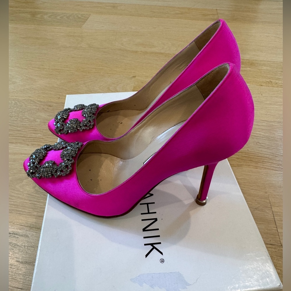Manolo Blahnik Hangisi Silk Pumps size 36